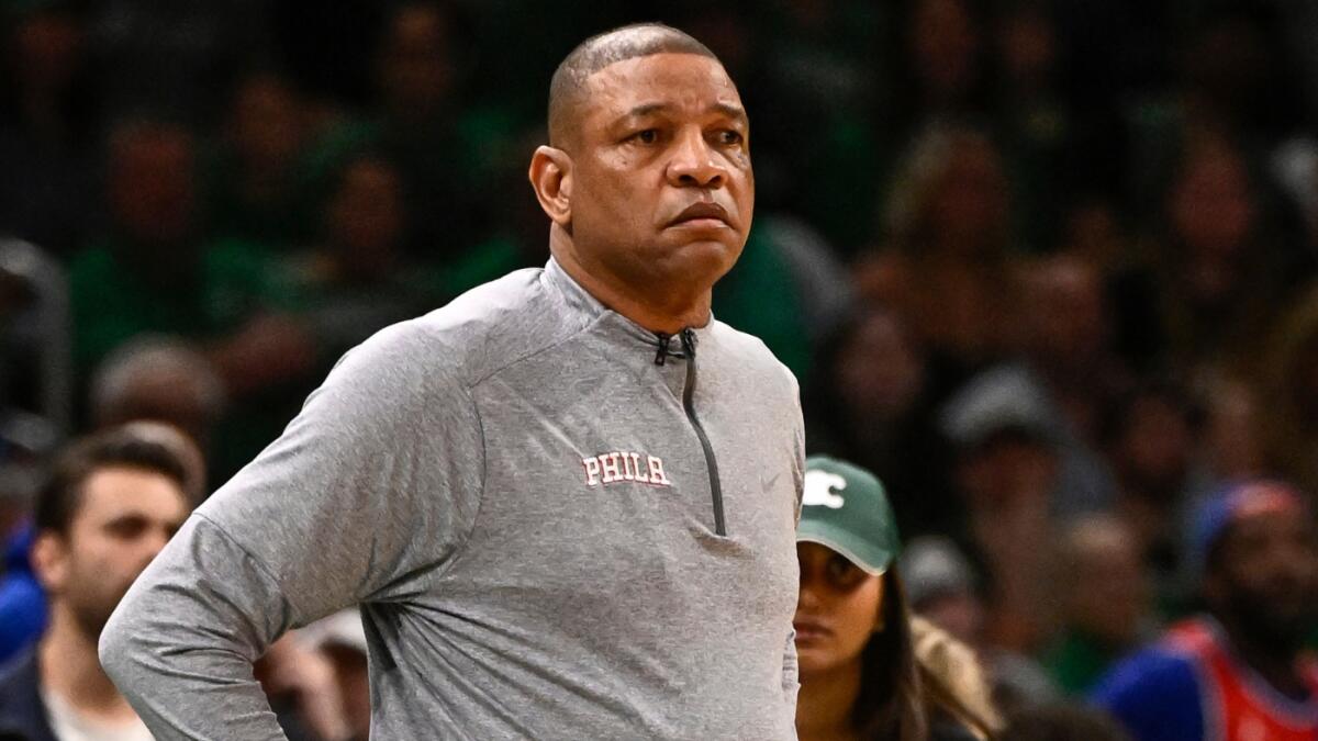 لماذا يجب أن ينتهي عصر Doc Rivers في 76ers فورًا بعد انهيار ما بعد الموسم الأخير